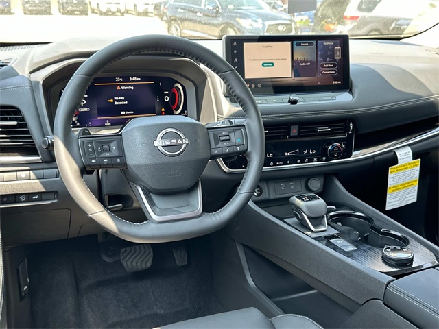 Vehicle image 10 of 18