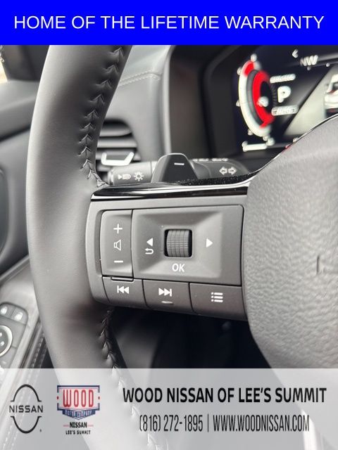 Vehicle image 24 of 40