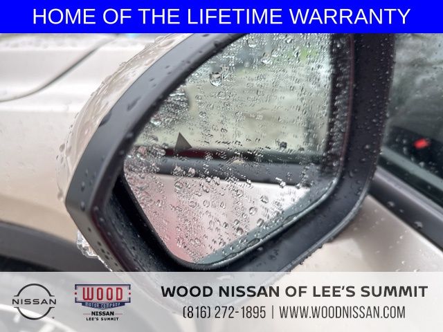 Vehicle image 15 of 40