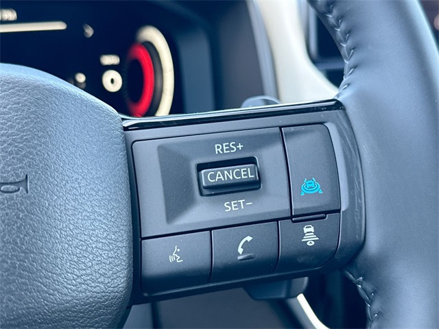 Vehicle image 13 of 33