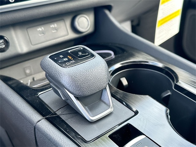 Vehicle image 28 of 33