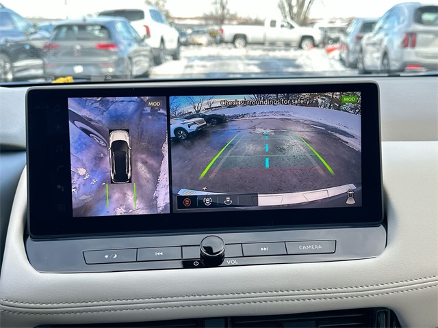 Vehicle image 26 of 33