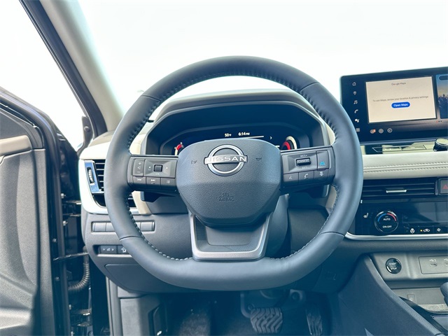 Vehicle image 23 of 33