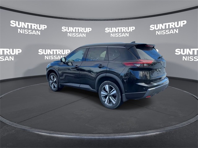 Vehicle image 8 of 33