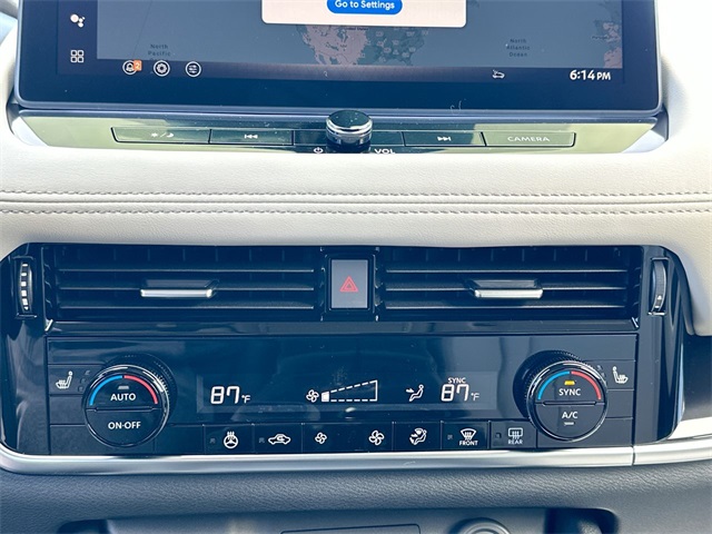 Vehicle image 27 of 33