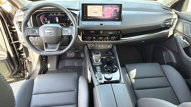 Vehicle image 26 of 30