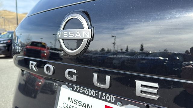 Vehicle image 28 of 30
