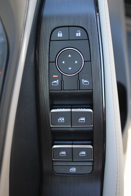 Vehicle image 7 of 20