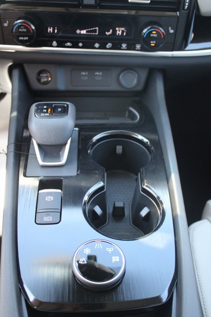 Vehicle image 16 of 20