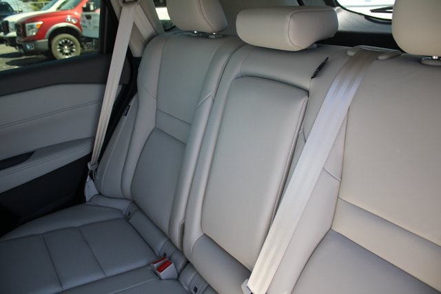 Vehicle image 18 of 20