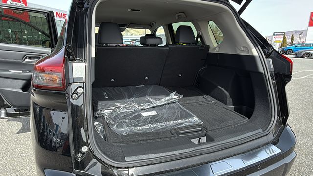 Vehicle image 27 of 30