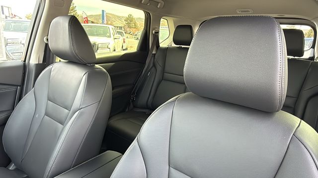 Vehicle image 11 of 30