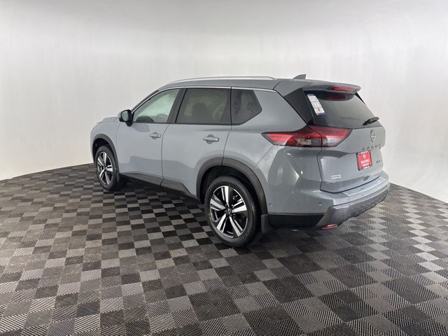 Vehicle image 8 of 28