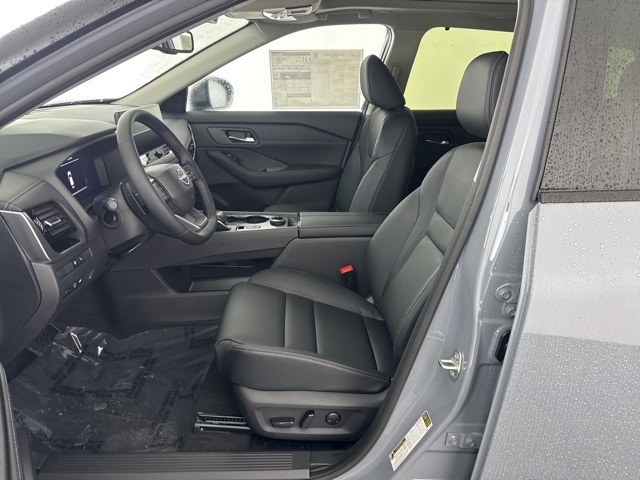 Vehicle image 21 of 28
