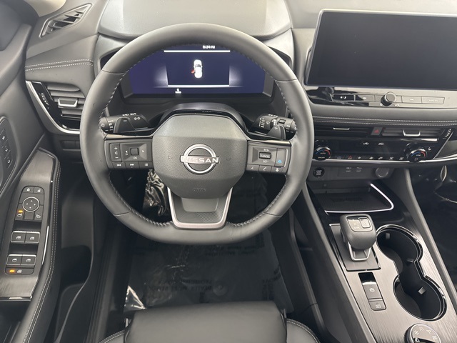 Vehicle image 23 of 28