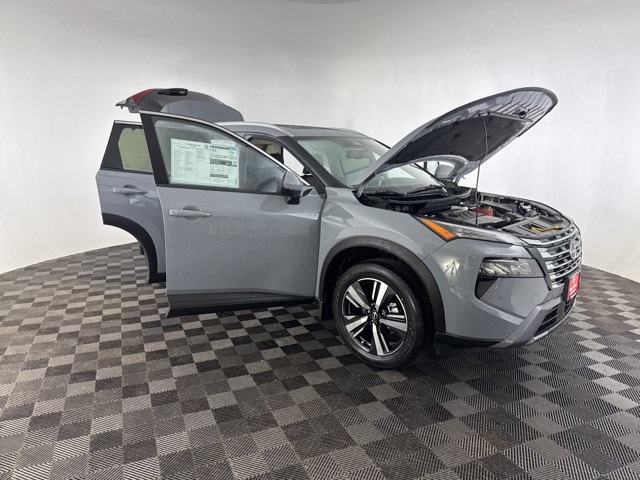 Vehicle image 11 of 28