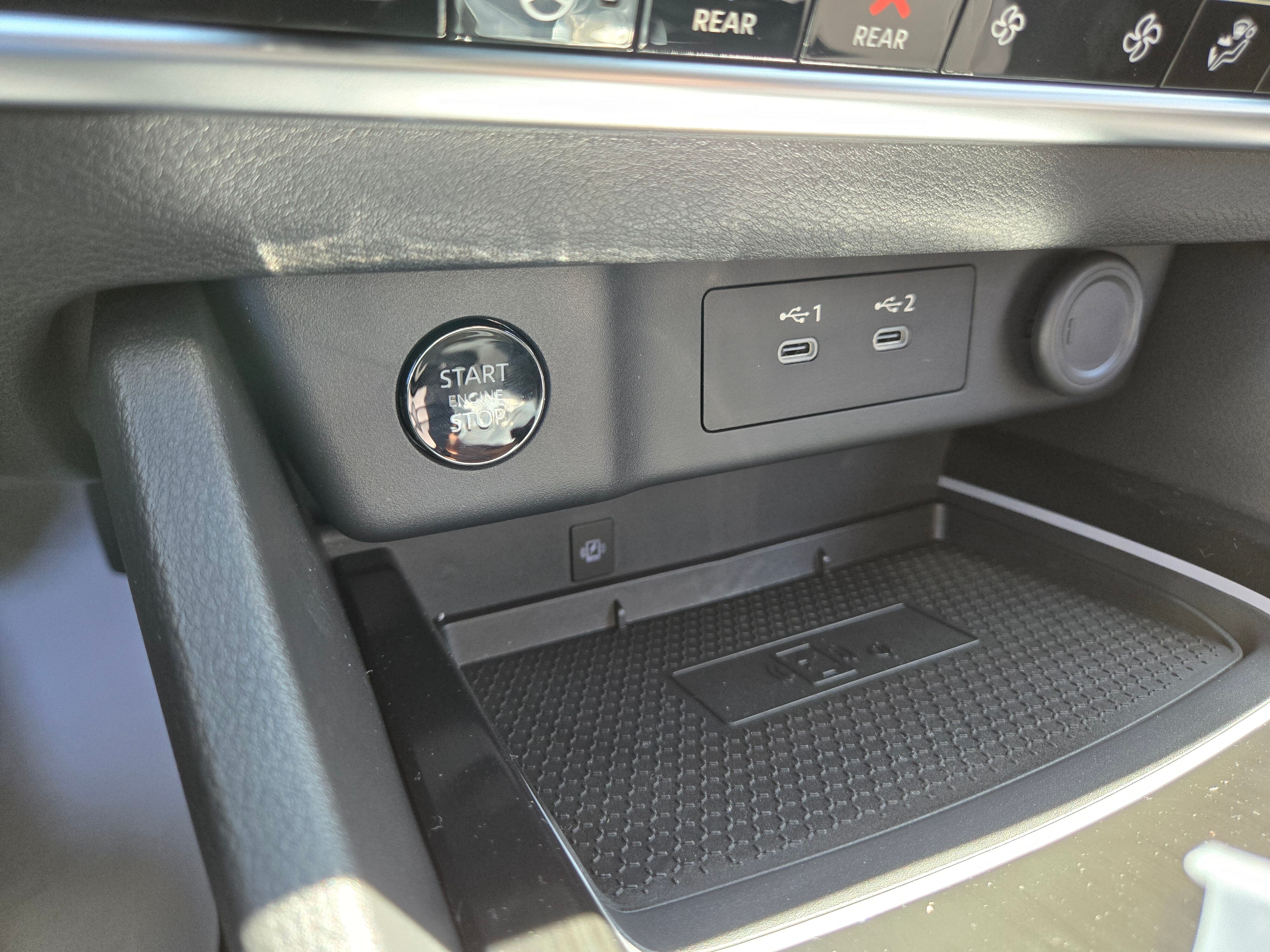 Vehicle image 23 of 24