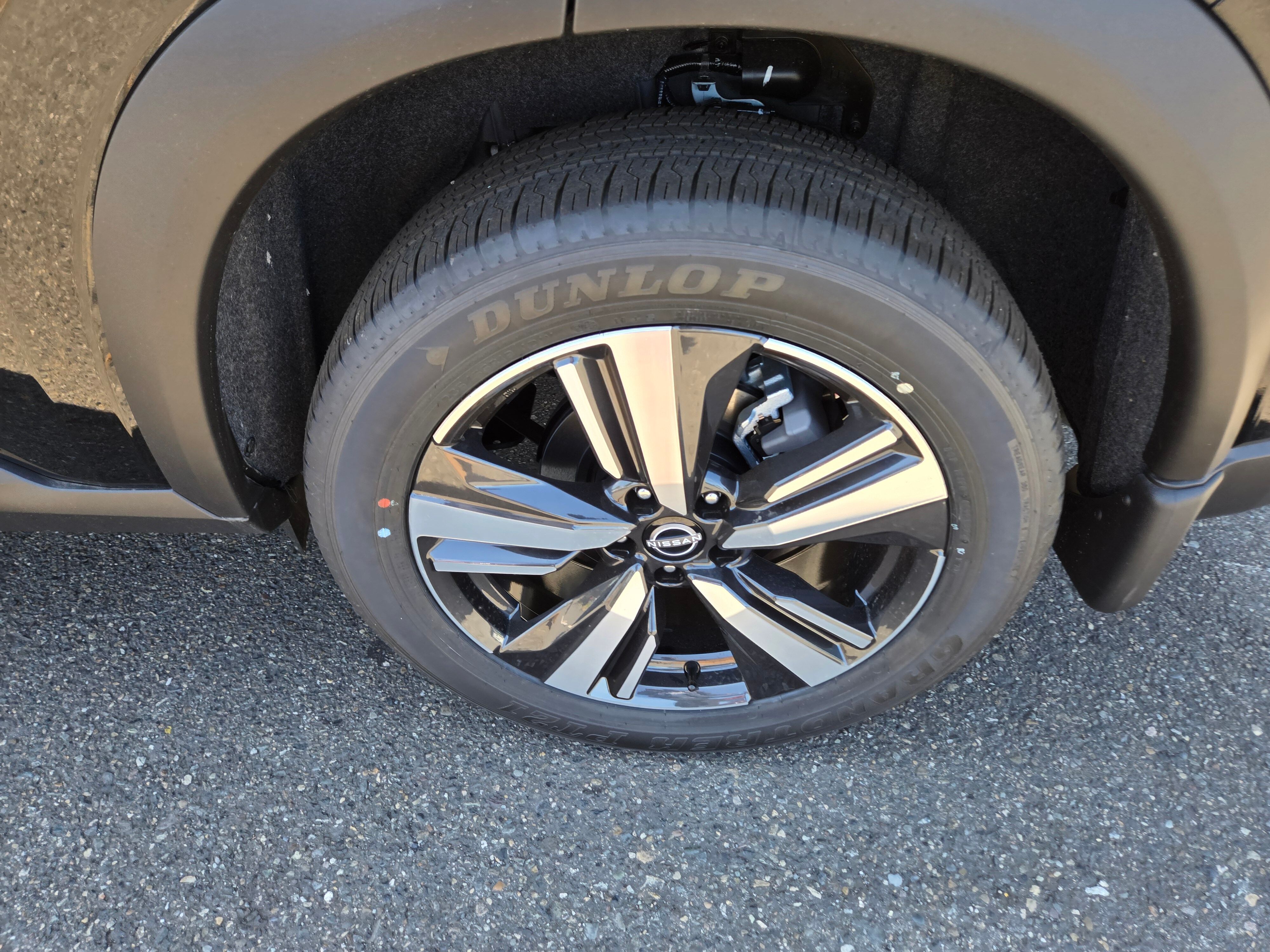 Vehicle image 11 of 24