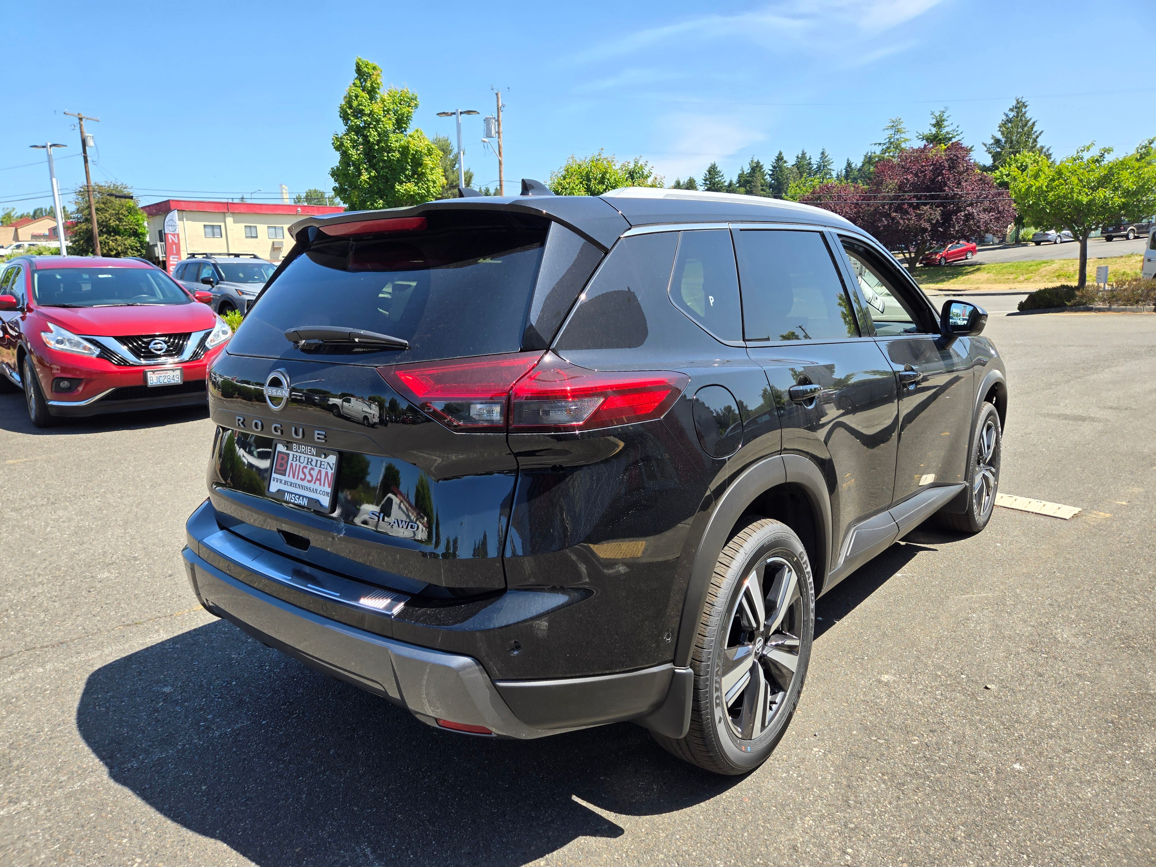 Vehicle image 4 of 24