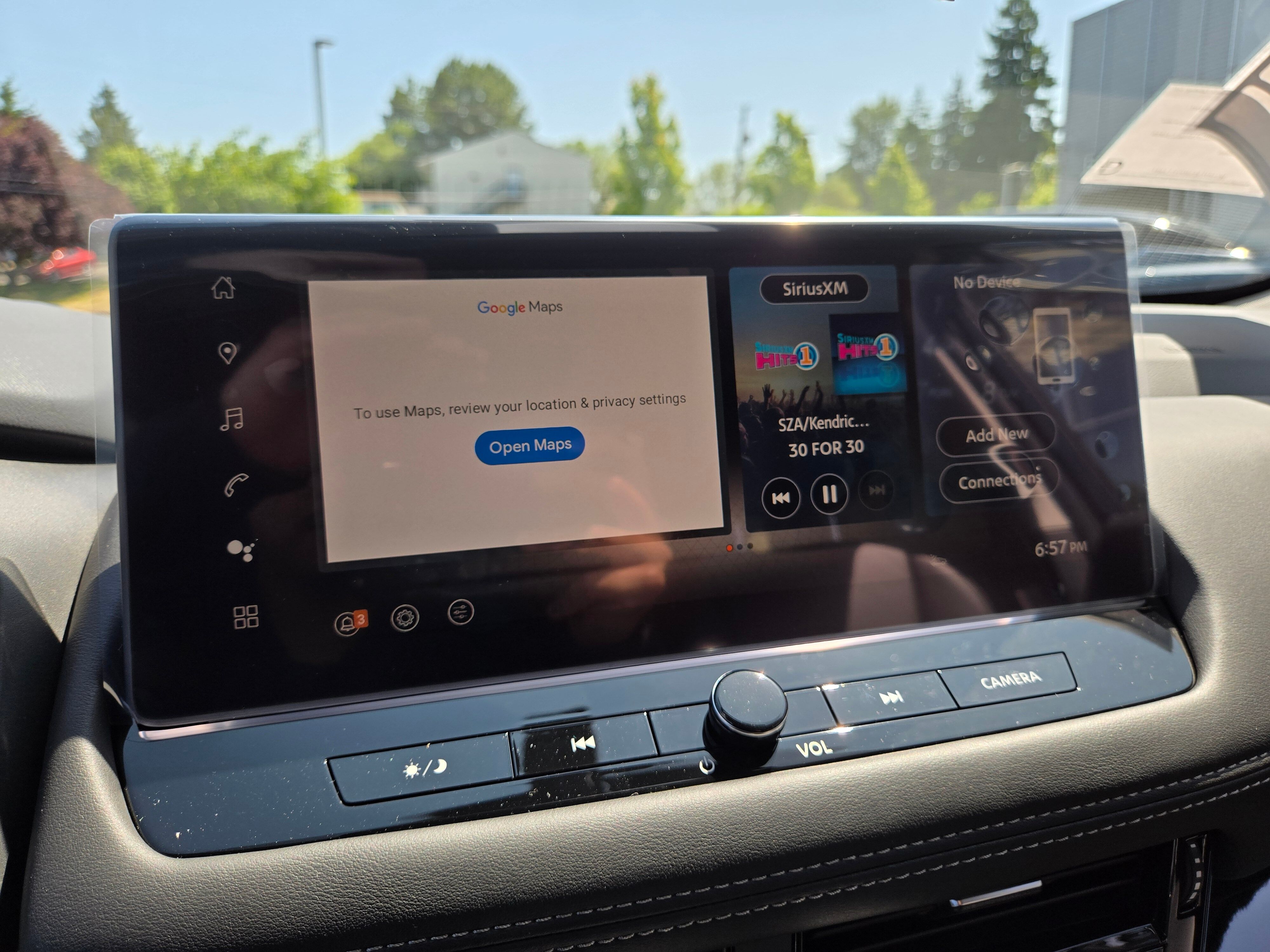 Vehicle image 18 of 24