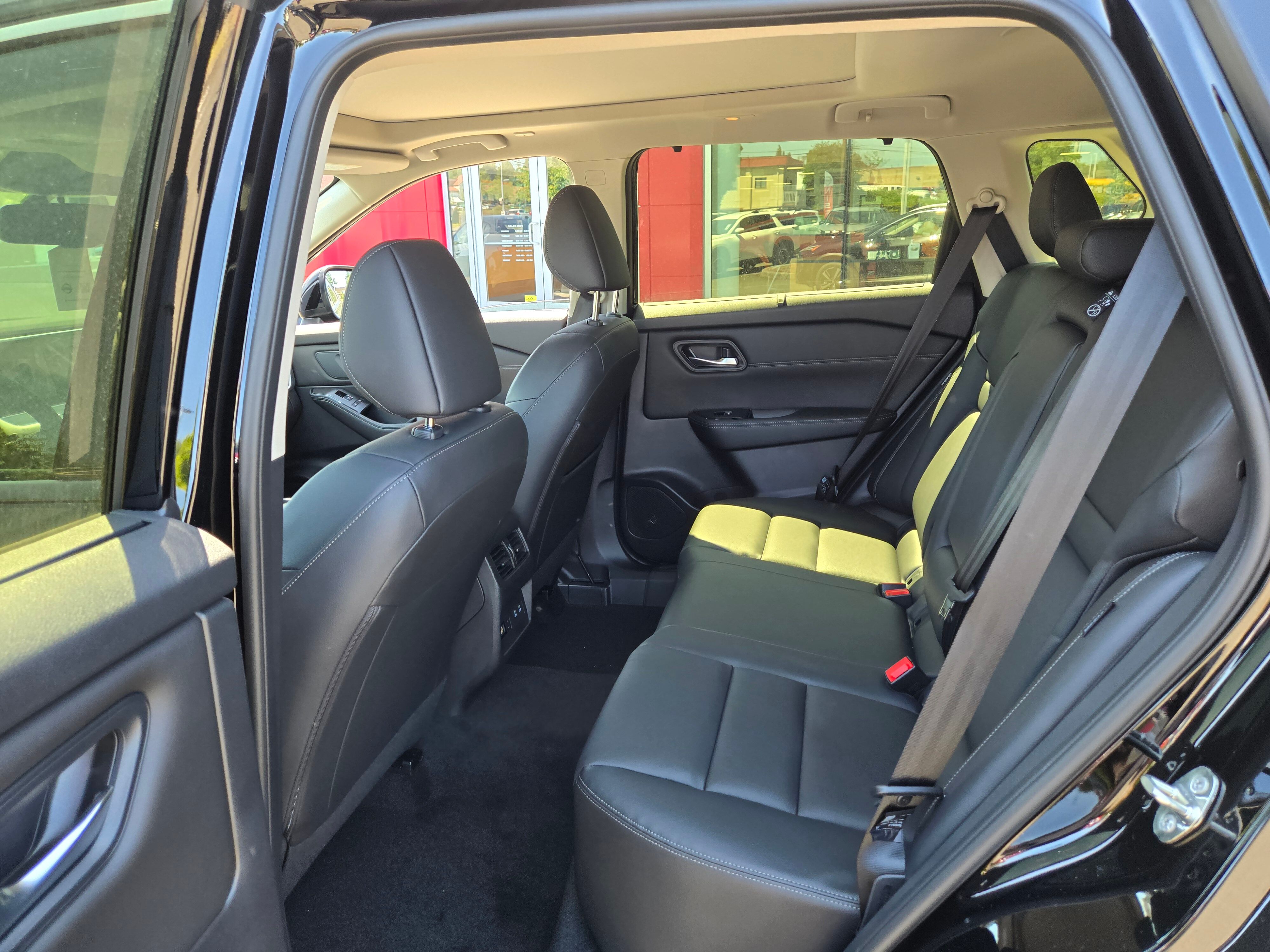 Vehicle image 12 of 24