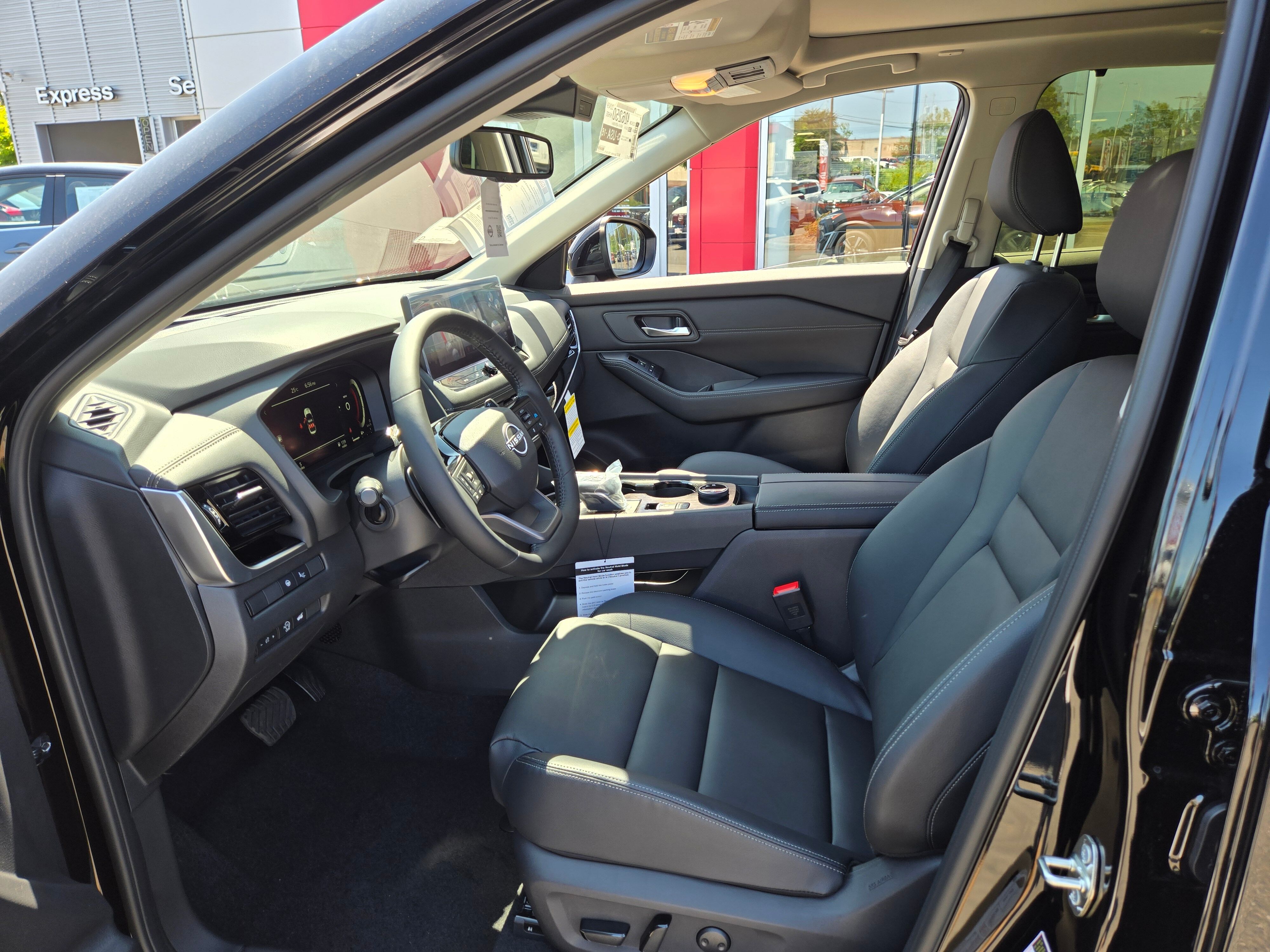Vehicle image 14 of 24