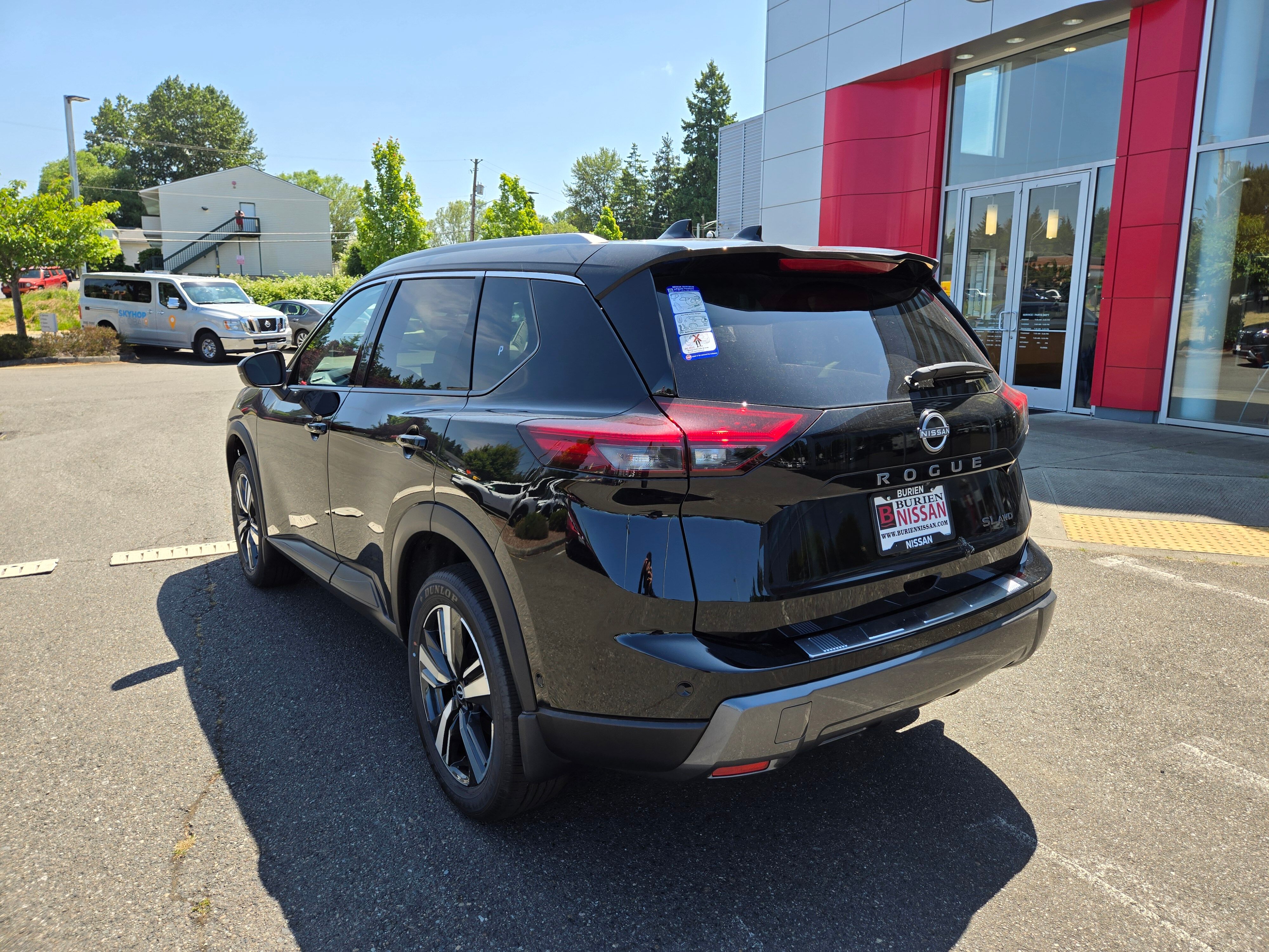 Vehicle image 6 of 24