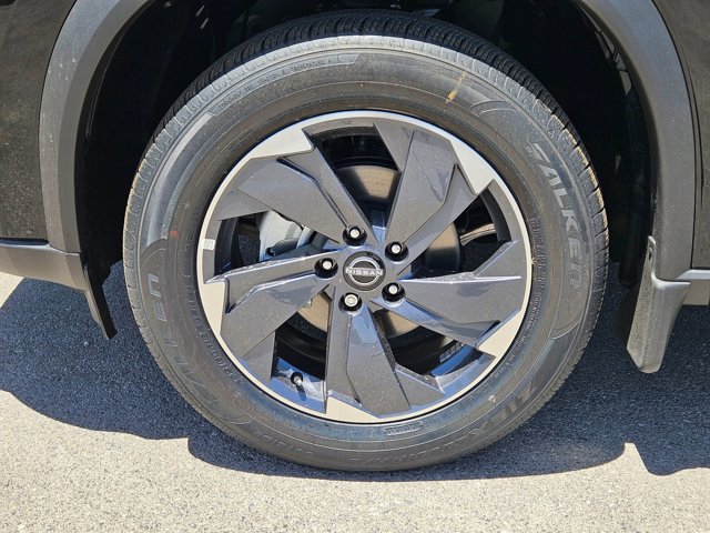 Vehicle image 4 of 7