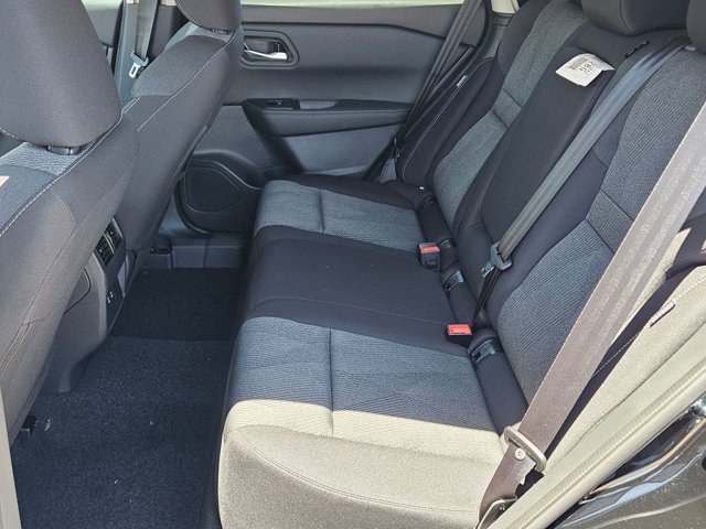Vehicle image 6 of 7