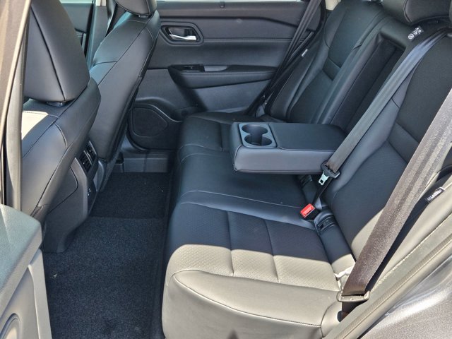 Vehicle image 6 of 7