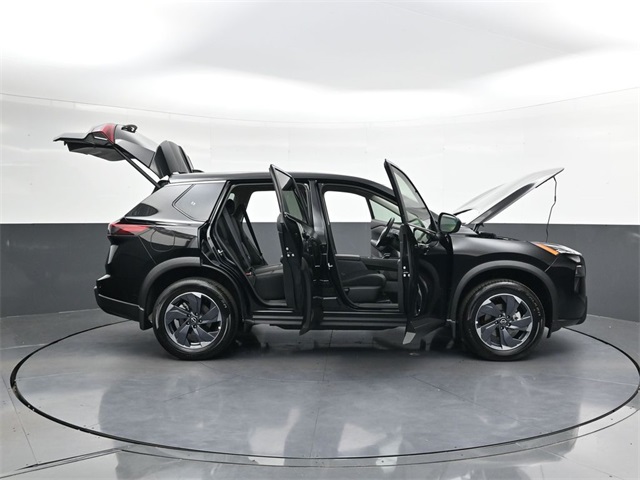 Vehicle image 16 of 38