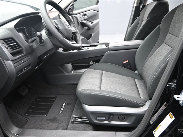 Vehicle image 34 of 38