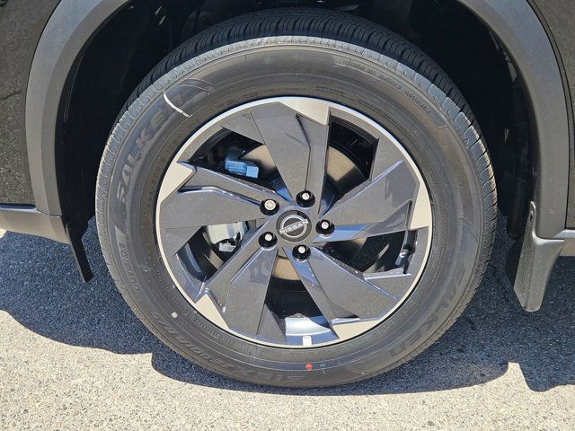 Vehicle image 4 of 7