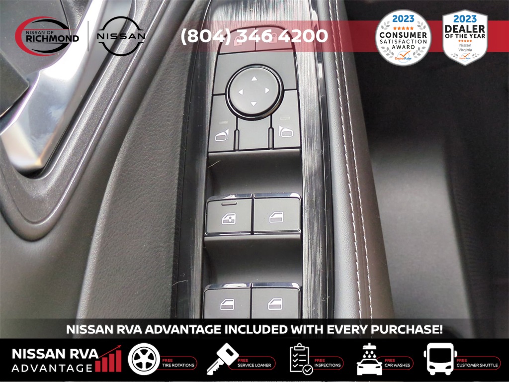 Vehicle image 17 of 27