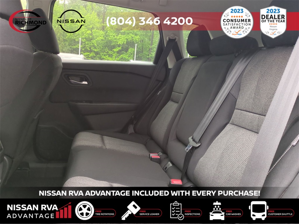 Vehicle image 24 of 27
