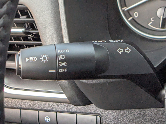 Vehicle image 25 of 29
