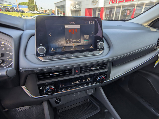 Vehicle image 17 of 29