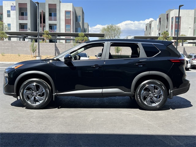 Vehicle image 8 of 28