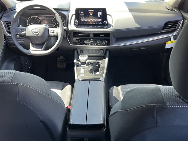 Vehicle image 22 of 28