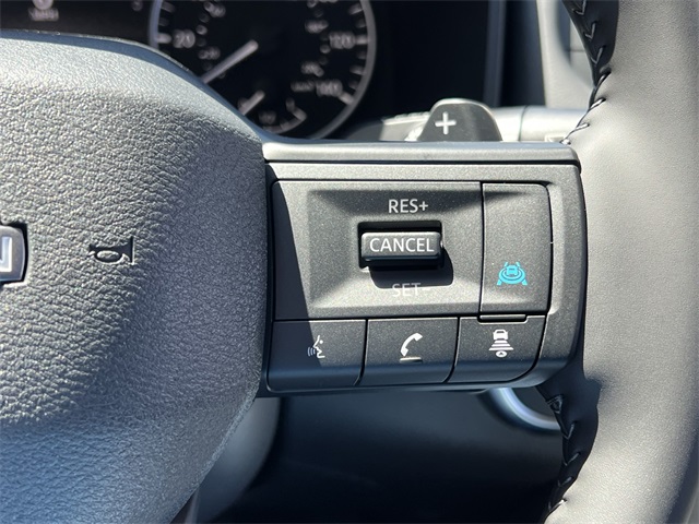 Vehicle image 16 of 28