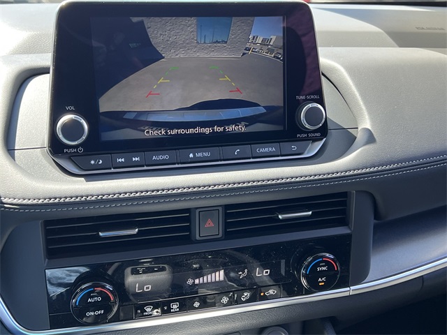 Vehicle image 18 of 28