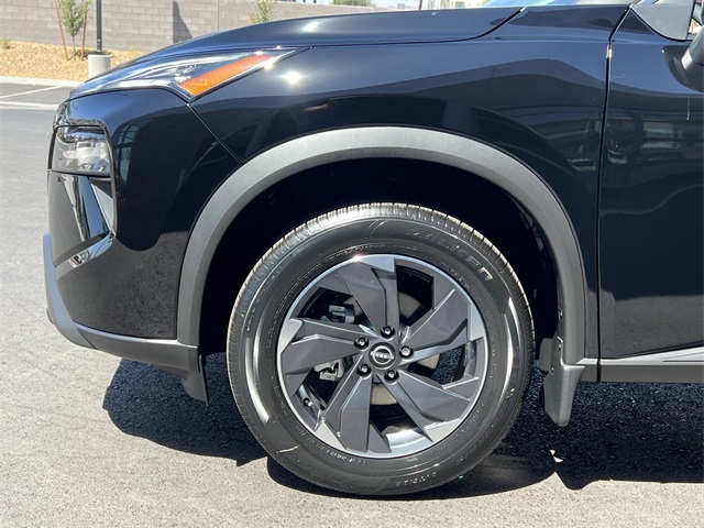 Vehicle image 27 of 28