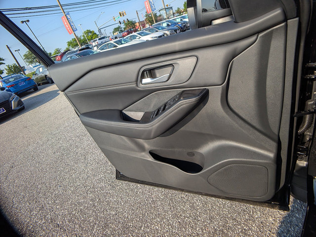 Vehicle image 20 of 29