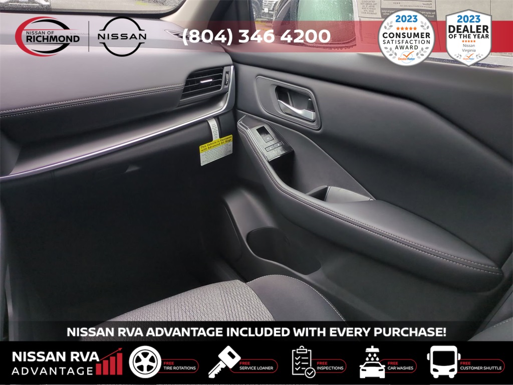Vehicle image 24 of 27