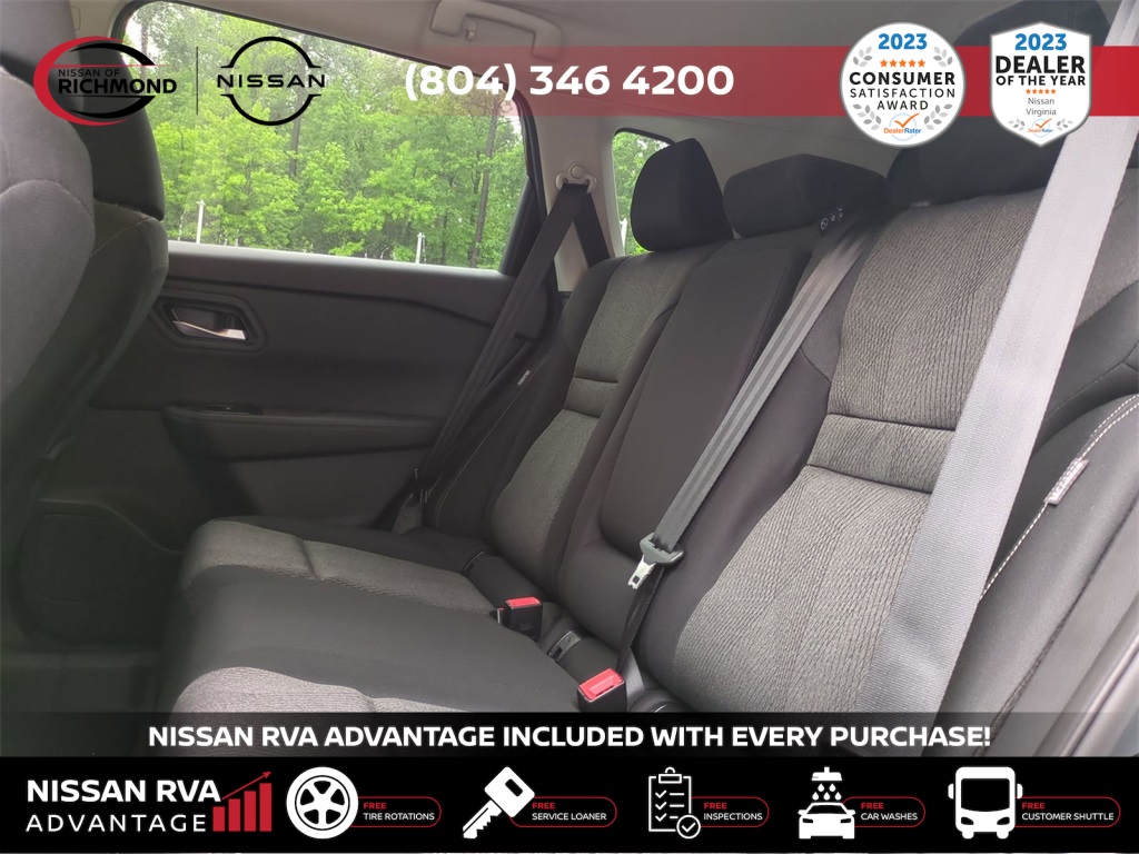 Vehicle image 11 of 27
