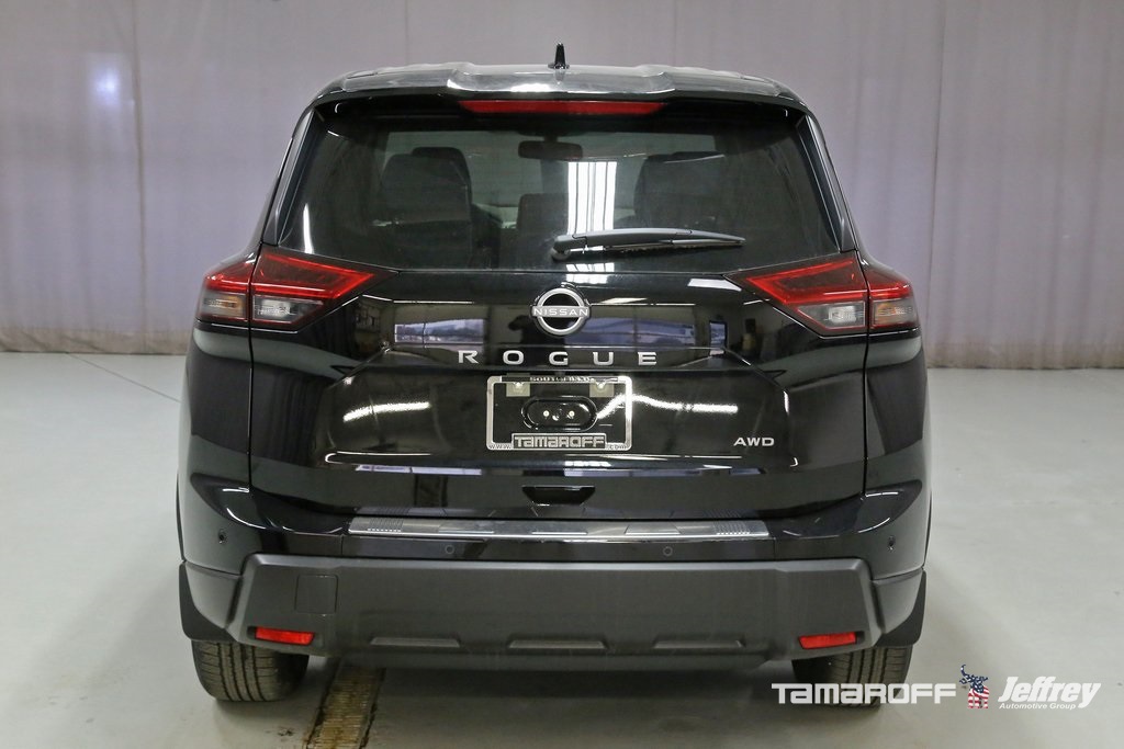 Vehicle image 6 of 18