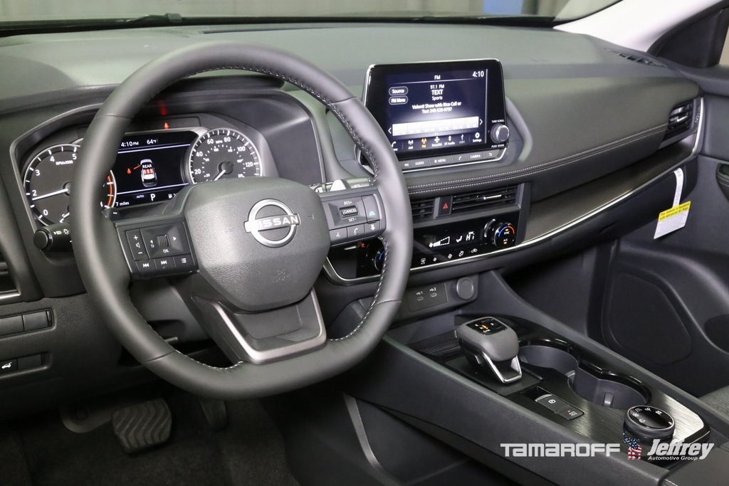 Vehicle image 9 of 18