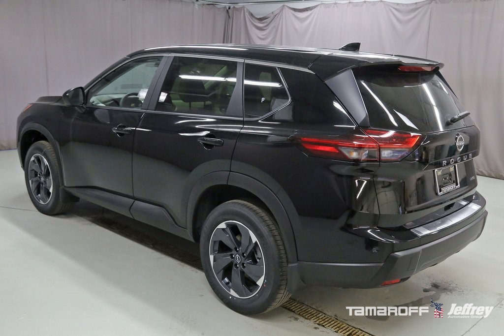 Vehicle image 7 of 18