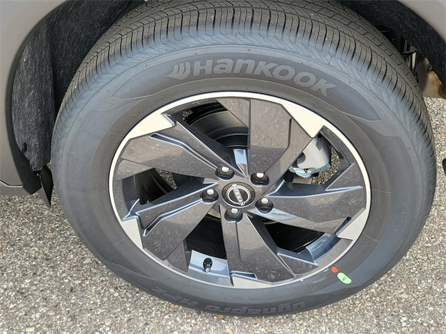 Vehicle image 28 of 29