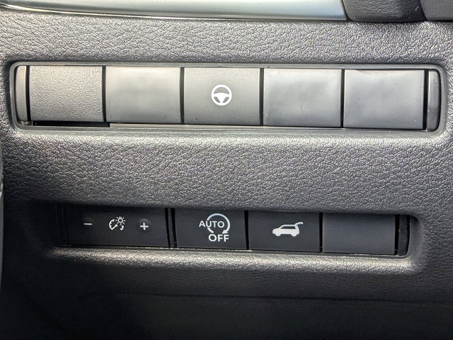 Vehicle image 25 of 27